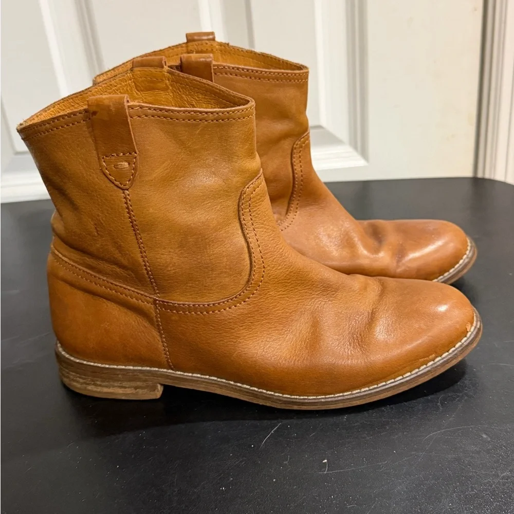Madewell tan Leather Ankle Booties size 8